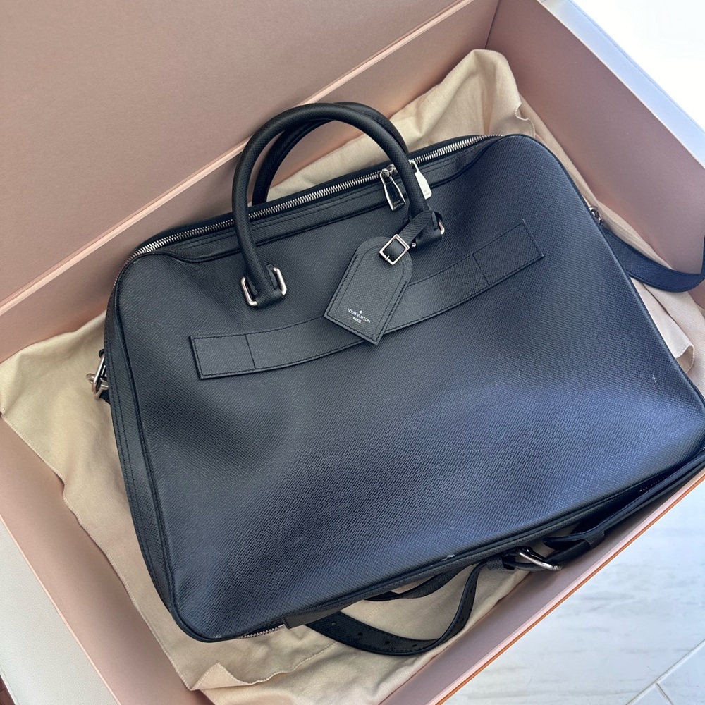 Louis Vuitton Taiga Overnight Briefcase
